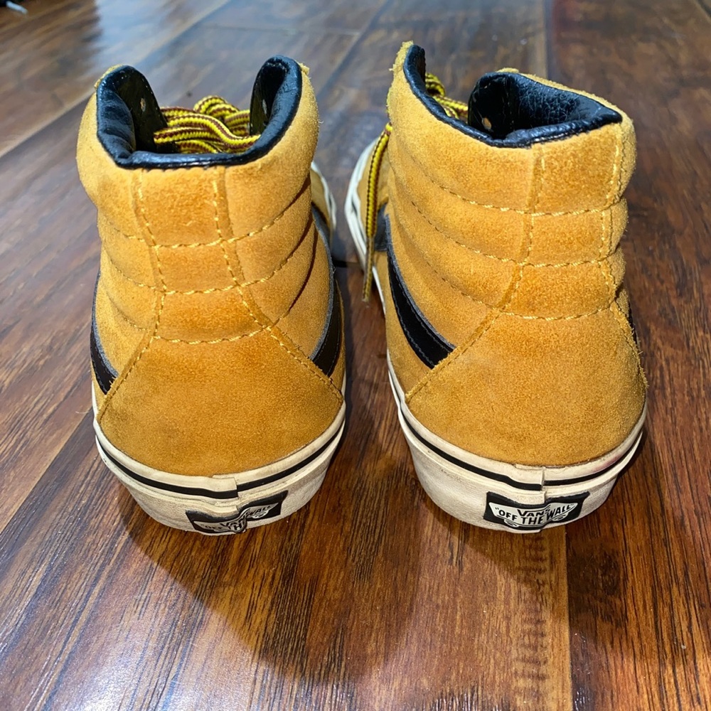 Vans - Picture 2 of 4
